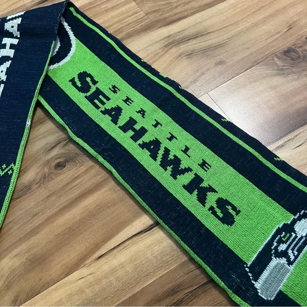 FOCO Forever Collectables NFL Seattle Seahawks‎ Reversible Ugly Scarf